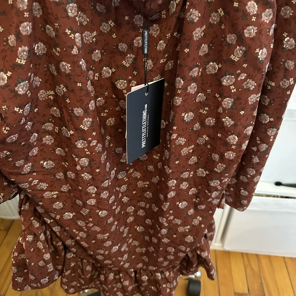 Dress with open back - Picture 5 of 11